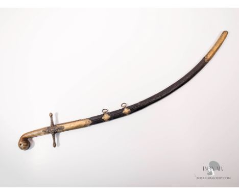 AN 18TH CENTURY BLUE AND GILT OTTOMAN SHAMSHIR, HORN HILT, HIGH QUALITY BLUE AND GILT EUROPEAN IMPORT BLADE. Ottoman shamshir