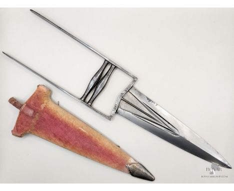 AN 18TH CENTURY NORTH INDIAN KATAR DAGGER, PROBABLY BIKANER OR SURROUNDING REGION. WOOTZ DAMASCUS WATERED STEEL SIDE BARS AND