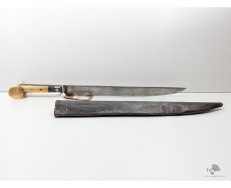 A 19TH CENTURY SMALL OTTOMAN YATAGAN DAGGER, BALKAN / ALBANIA OR SURROUNDING REGION.
We offer in-house international shipping