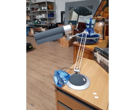 MODERN EXTENDING DESK LAMP