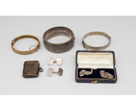 A collection of silver jewellery to include a pair for cufflinks in the form of golf iron, cased along with a rectangular pai