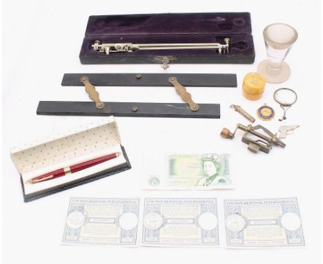 ***WITHDRAWN*** Mixed collectables including draughtman's tools, toothpick/pencil fob, Parker 17 fountain pen, penny lick gla