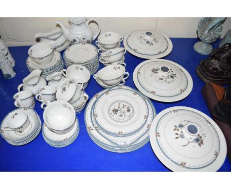 ROYAL DOULTON DINNER SERVICE AND TEA SET IN THE OLD COLONY PATTERN COMPRISING THREE SERVING DISHES AND COVERS, QUANTITY OF PL