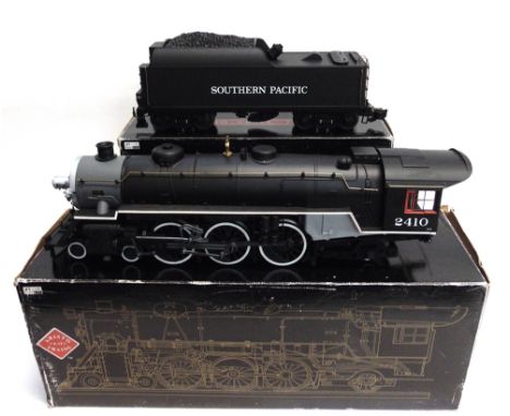 [GAUGE 1]. AN ARISTO-CRAFT NO.21410, SOUTHERN PACIFIC 4-6-2 TENDER LOCOMOTIVE, 2140  black livery, boxed.