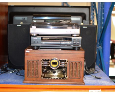 TWIN SPEAKER HIFI SYSTEM, PHILLIPS CD PLAYER AND A VINTAGE STYLE STEREO     