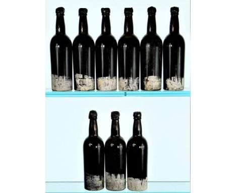 1960 Warre'sOWC - bottles individually wrapped in straw9x75clStored in a fine Wiltshire cellar since first release 