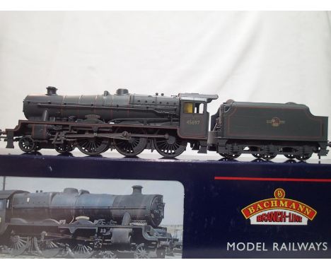 OO gauge Bachmann 31-160 Jubilee class, 45697, Achilles, Green, Late Crest, weathered in near mint condition, box with storag