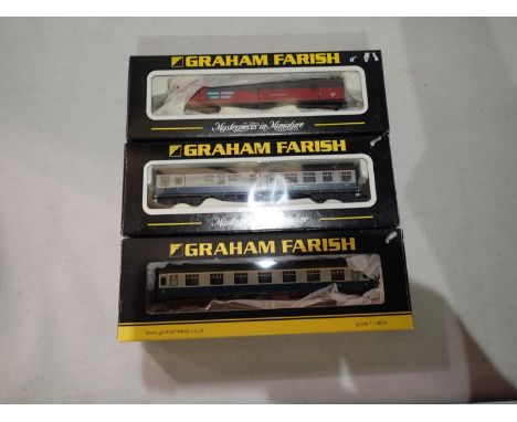 Two N gauge Farish BR MK1 blue/grey coaches, plus G.U.V Rail Express red, in very good to excellent condition, some overpaint