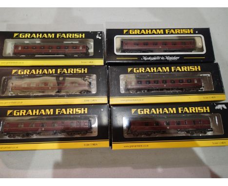 Rake of six N gauge Farish L.M.S Maroon coaches, in very good to excellent condition, some weathering/overpainting to underfr