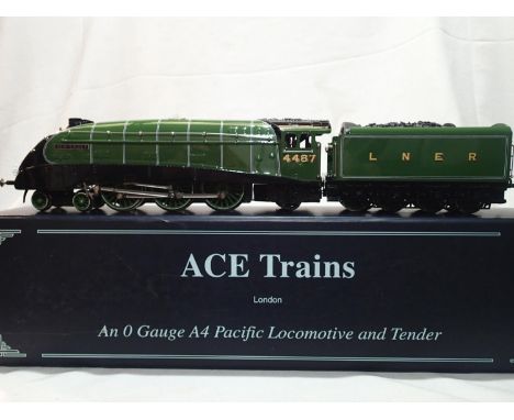 Ace Trains O gauge A4 class, Sea Eagle, 4487, LNER Green, in near mint condition, storage wear to box. UK P&amp;P Group 1 (£1