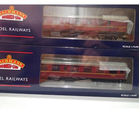 Two OO gauge Bachmann BR MK1 coaches, 39-076E brake/corrider BR Maroon and 39-026F corrider/second BR Maroon, both in excelle