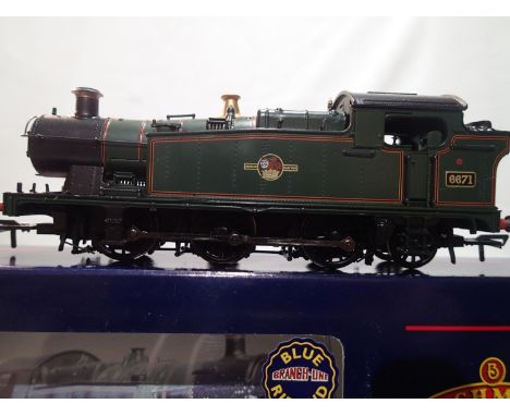 OO gauge Bachmann 32-076 DC, class 56xx, Green, 6671, Late Crest, detail fitted, in near mint condition, box with storage wea