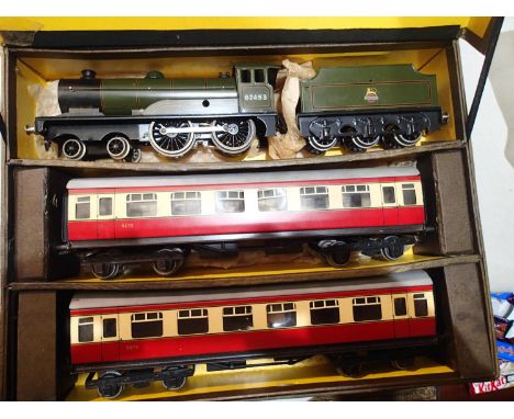 O gauge Bassett Lowke set three rail electric, 4.4.0 and tender Prince Charles, Green, 62453, Early Crest with two red/cream 