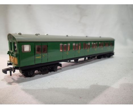 Hornby Dublo 2 rail E.M.U trailer coach, in very good to excellent condition, minor scratch/rubs, unboxed. UK P&amp;P Group 1