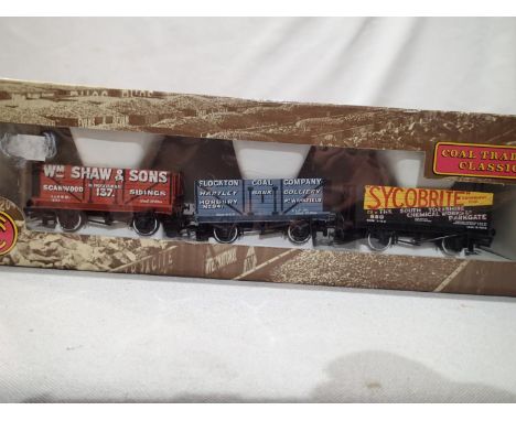 OO gauge Bachmann 33-033 Yorkshire coal trader classics, set of three in excellent condition, wear to box. UK P&amp;P Group 1