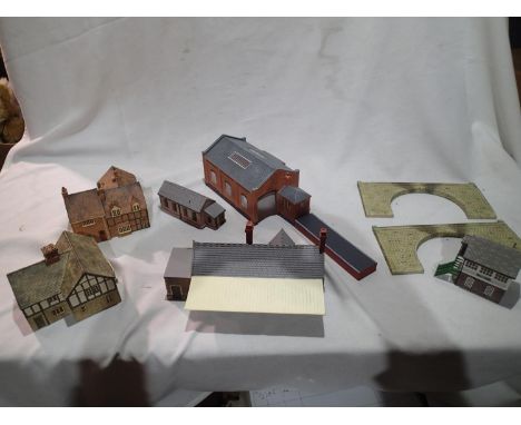 Selection of OO gauge cast resin buildings, Hornby, Bachmann etc including goods shed, station building, signal box, tunnel p