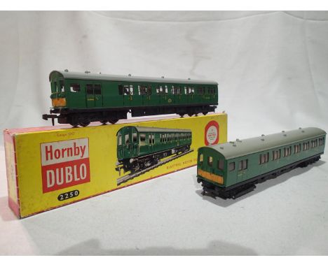 Hornby Dublo two rail 2250, E.M.U power car, in excellent condition, box is good, split to one corner, plus 4150 trailer coac