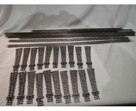Twenty assorted Peco TT gauge points plus eight various lengths of flexi track, mostly in good condition. UK P&amp;P Group 2 