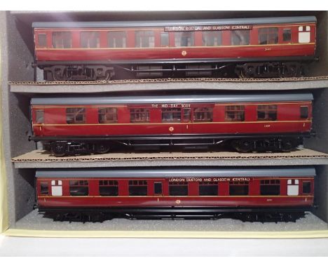 Ace Trains O gauge C.13, set A, set of three BR Maroon MK1 coaches, Mid Day Scot roof boards, in very good to excellent, mark