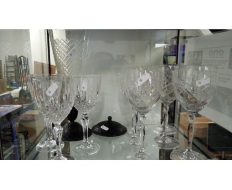 SHELF OF CRYSTAL GLASSES & VASE