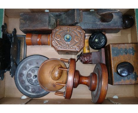 A box of assorted collectables including treen boxes, an Arts &amp; Crafts leather covered box set with cabochons, thimble st