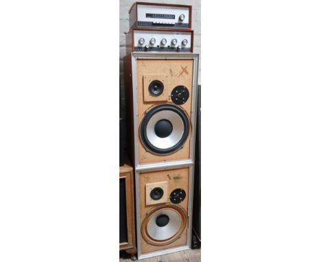 Leak HiFi comprising a Stereo 30 amplifier, Stereofetic tuner and a pair of loud speakers.