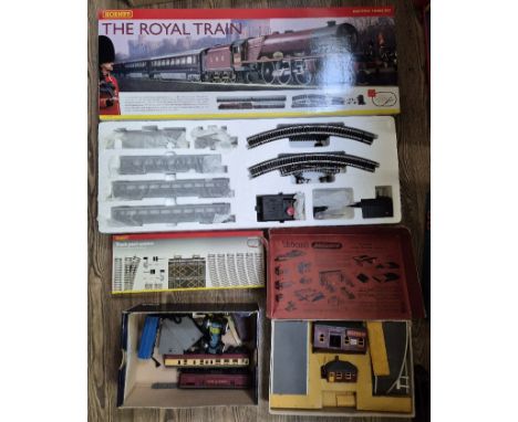 A group of model railway items comprising of a Hornby R1057 The Royal Train electric train set, complete, a Hornby R8017 Trac