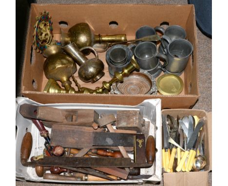 Miscellaneous Victorian and later metalware, including brass candlesticks, pewter tankards, Middle Eastern brass vases and co