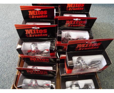 Welly - A quantity of 24 Welly 1:18 scale die-cast motorcycle models all in original window boxes to include Honda CR250, Hon