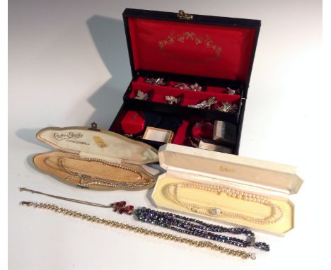 Jewellery - an Edwardian marcasite and silver tied ribbon and flower necklace;  another floral spray;  a pair of silver leaf 