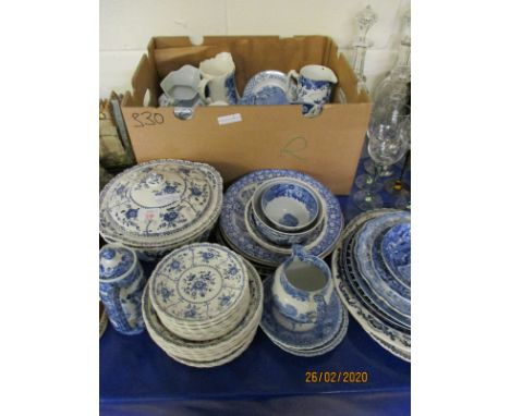 BOX AND VARIOUS LOOSE SPODE AND OTHER ENGLISH BLUE PRINTED WARES ETC