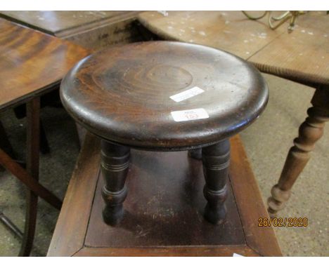 SMALL CIRCULAR OAK STOOL