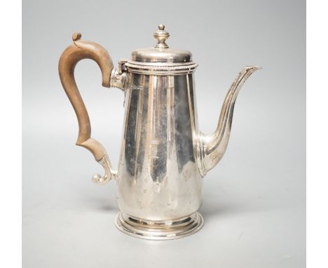 A George V silver coffee pot by Daniel &amp; John Welby, London, 1928, height 21cm, gross weight 21.5oz.