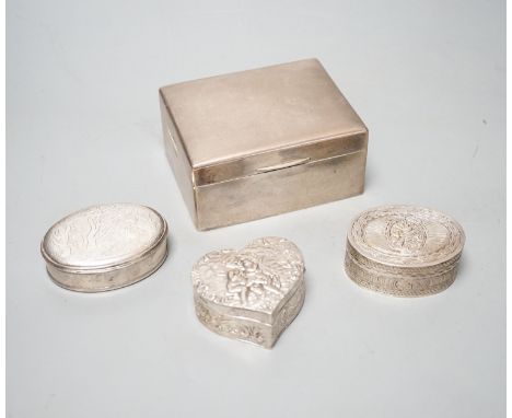 A continental oval white metal snuff box, engraved with hunting scenes, 72mm, a silver oval snuff box with Sheffield, import 