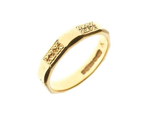 22ct gold wedding band, of dodecagonal form, six alternate faces with flowerhead decoration, approx size K½, 4.6g approx