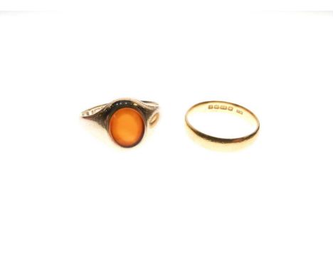 George V 22ct wedding band, Birmingham 1930, approx size K, 3.6g approx, and a 9ct gold signet ring set carnelian matrix, app