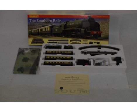 Hornby  - Boxed 00 gauge Southern Belle R1118 railway trainset 