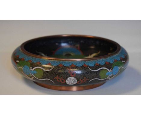 20th Century Chinese cloisonné enamel bowl with dragon decoration, 19cm diameter 