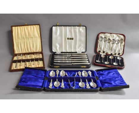 A collection of assorted silver and silver plate flatware, various patterns, weighable silver 7oz 14dwt, 239gr (qty)