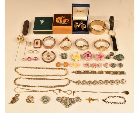 A collection of costume jewellery including silver necklace, bangle, bracelets etc