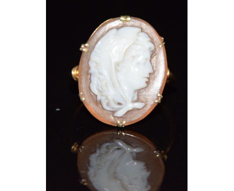 Victorian 9ct gold&nbsp;ring set with a cameo, 2.2g, size K