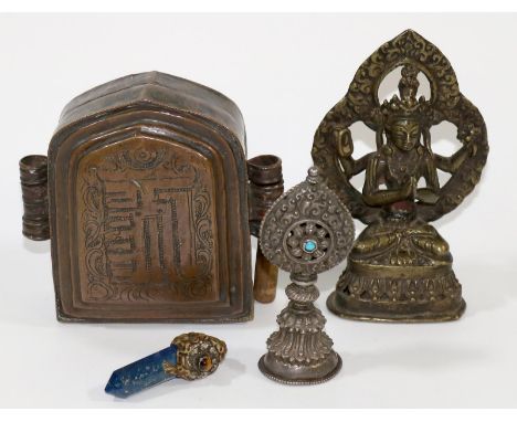 Vier Teile,: Tibet, 19. Jh. - Ghau aus Kupfer. 11 x 12,5 x 4,5 cm. - Kleiner religiöser Aufsteller aus Silber mit Türkis in d