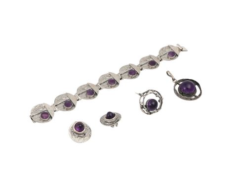   Schmuckkonvolut 4-teilig,   Silber, 91 g, Händlerkonvolut bestehend aus 1 Armband 19,5 cm, 1 Paar Ohrclips, 1 Anhänger und 