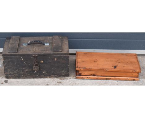 A pair of wooden tool boxes of varying forms (2).  