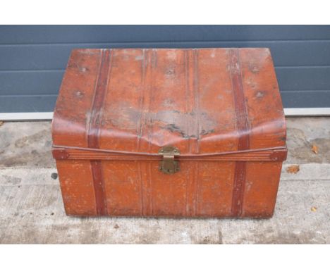 Vintage metal travelling trunk, 74 x 52 x 48cm (some denting).  