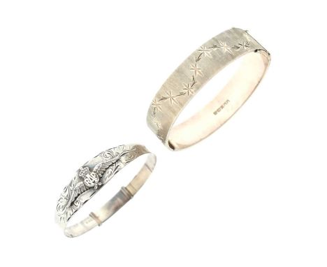 George VI silver RAF 'sweetheart' expanding bangle, sponsor's mark for Charles Horner, Chester 1939, and a modern silver hing