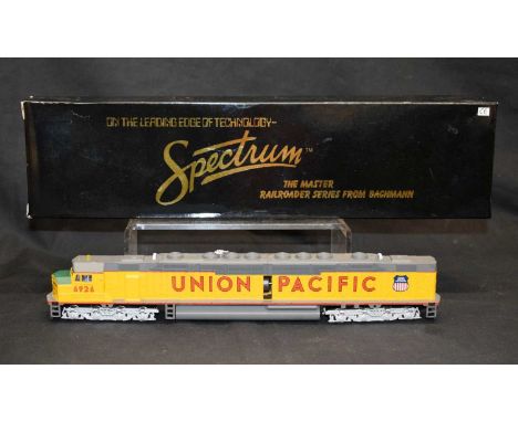 Bachmann Spectrum - Boxed HO gauge railway trainset locomotive, 'DD40AX 16-wheel drive diesel (Union Pacific #6926)'Part of a
