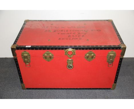 A large vintage cabin trunk, 91 x 51 x 51cm.