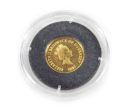 A Queen Elizabeth II Guernsey gold 