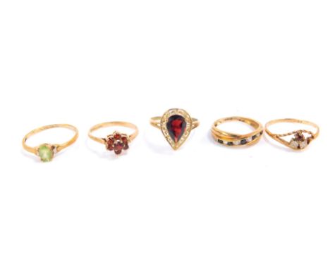 Five 9ct gold and gem set rings, sizes M-Q, 7.8g.